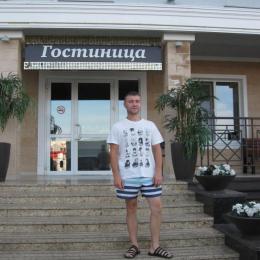 Парень. Ищет стройную девушку для секса без обязательств в . Парень. Ищет стройную девушку для секса без обязательств в .